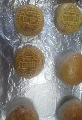 家庭做月饼的简单方法（家庭做月饼的简单方法不用烤箱）
