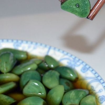 怎样做腊八蒜（怎样做腊八蒜又绿又好吃视频）