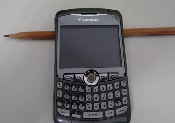 黑莓手机8310（黑莓手机8310内置游戏）