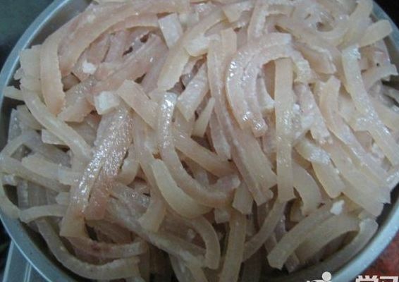 猪肉皮冻的做法（做猪皮冻的制作方法）