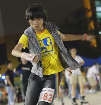 陈晨轮滑（陈晨轮滑参加多彩少年）