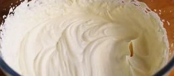 制作奶油的最简单方法（制作奶油的方法与步骤）