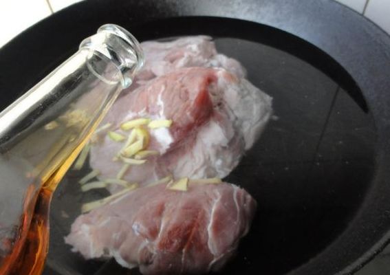 烀肉放什么调料（烀肉放什么调料愿意熟）
