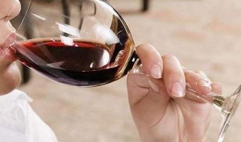 红酒配什么好喝（红酒配什么好喝不上头）