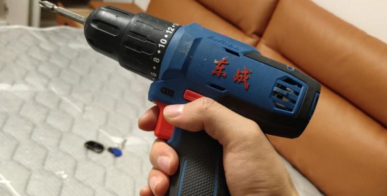 没有电钻怎么打孔妙招（请师傅上门打孔多少钱）
