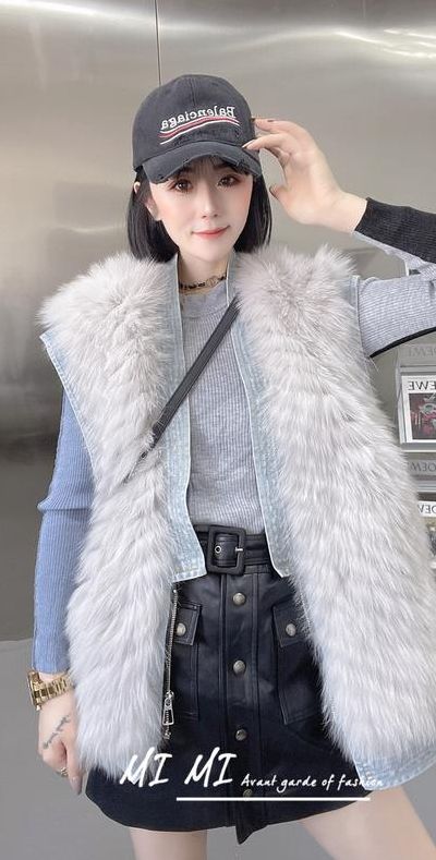 皮草马甲搭配图片（皮草马甲搭配图片女）