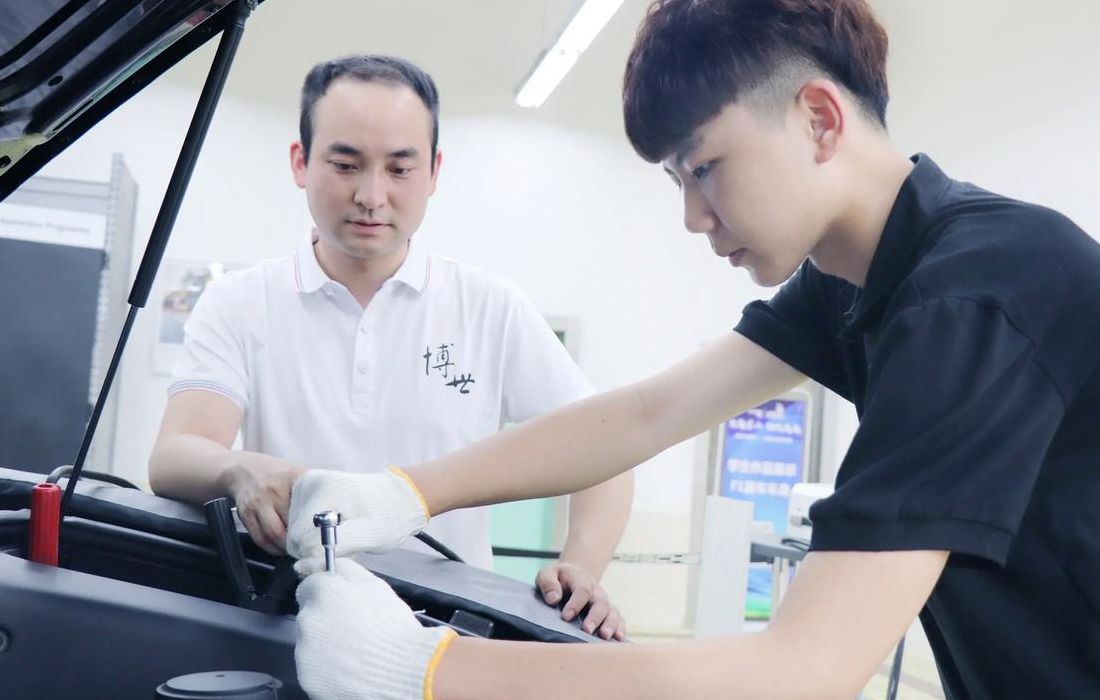 学汽修一般要学几年（学汽修要学多长时间才能出来）
