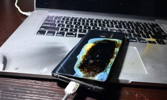 三星手机怎么老是爆炸（三星手机突然爆炸）