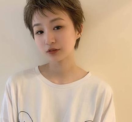 短发型女图片（鹅蛋脸适合什么样的短发型女图片）