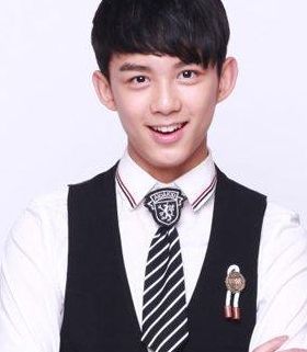 学生头发型图片男（学生头发型图片男初中）