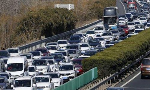 高速公路为什么会堵车（高速公路为什么会堵车的原因）