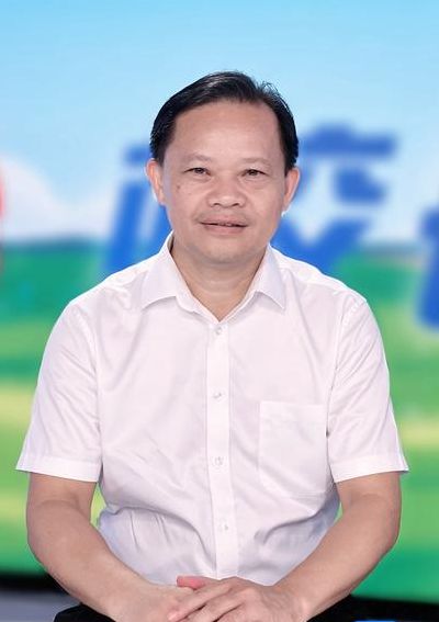海口市琼山中学（海口市琼山中学校长）