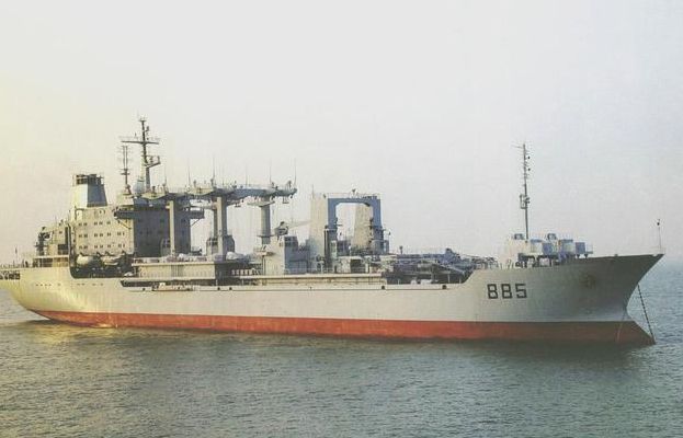 青海湖号综合补给舰（海军青海湖舰）
