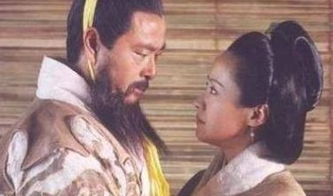 曹操蔡文姬（曹操与蔡文姬什么关系）