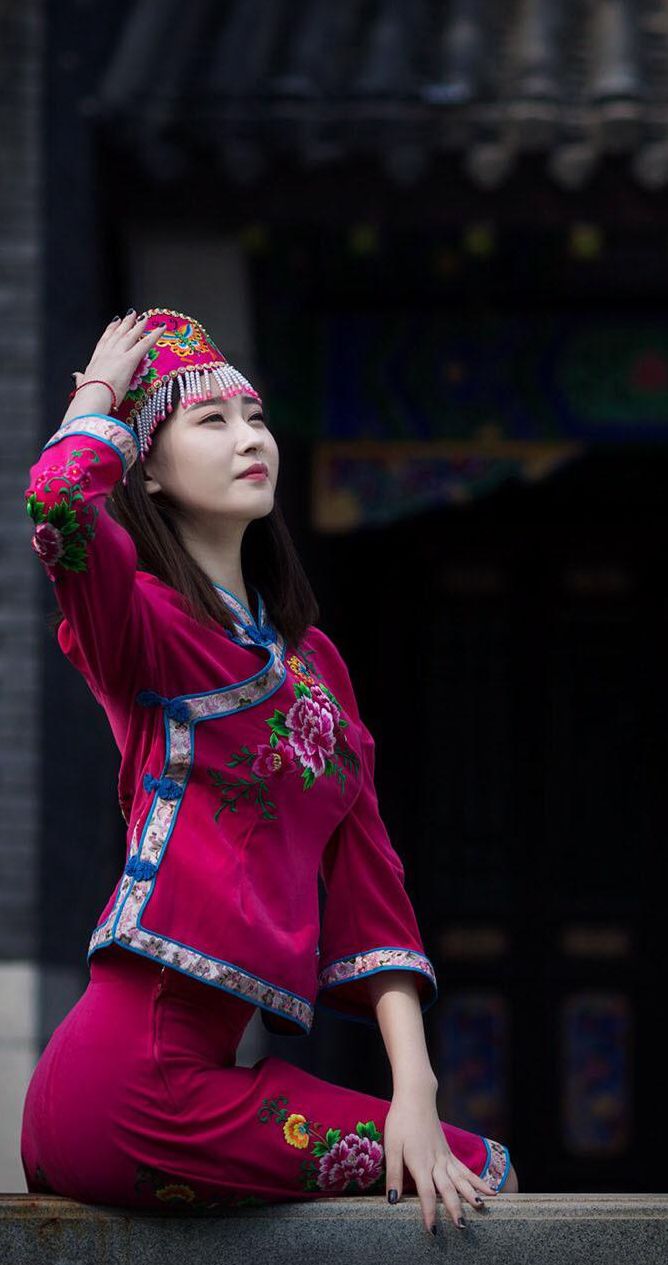 锡伯族美女（锡伯族美女服装）