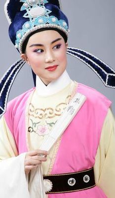 越剧张宇峰(越剧演员张宇峰复出近况？)