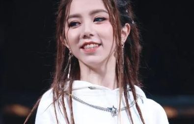 我是歌手第二季邓紫棋存在(第二季我是歌手冠军是谁？)