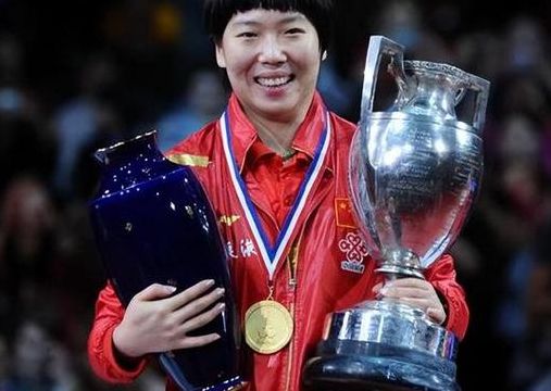 李晓霞为什么退役的简单介绍