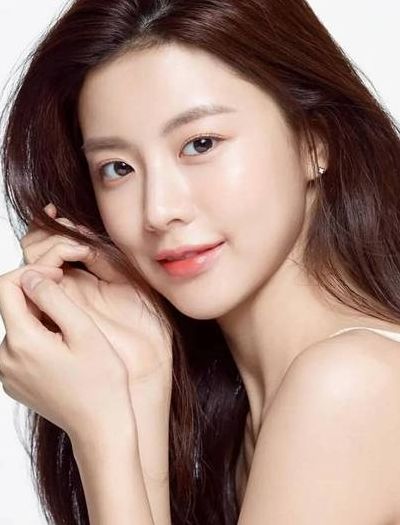 韩国女明星图片大全（韩国明星女前十名的人照片）