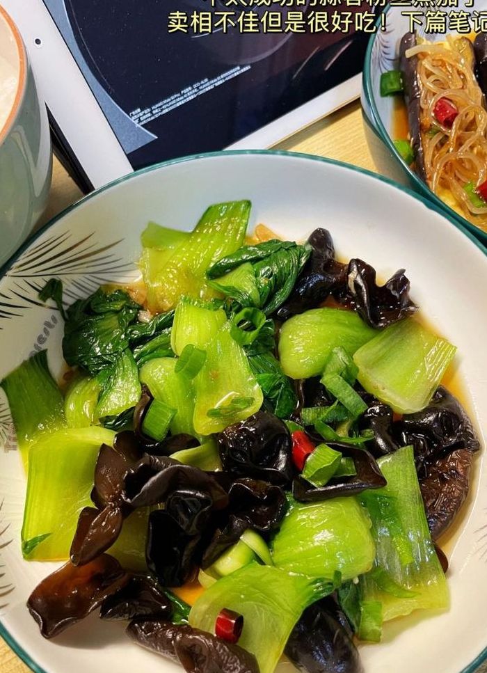 油菜和什么炒最好吃（油菜和什么炒在一起好吃）