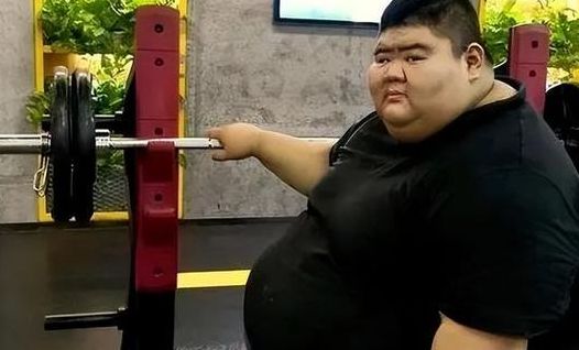 中国目前最胖的人（中国目前最胖的人有多少斤）