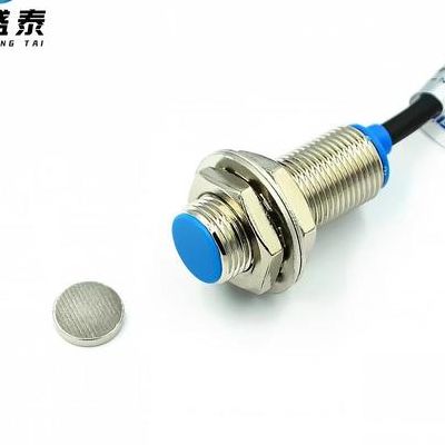 霍尔式接近开关（霍尔式接近开关是利用检测__________的有无来检测位置）