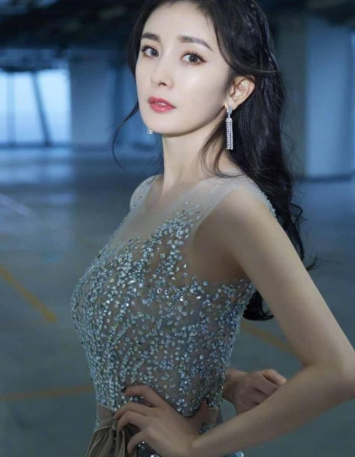 杨幂的婚纱（杨幂的婚纱多少钱）