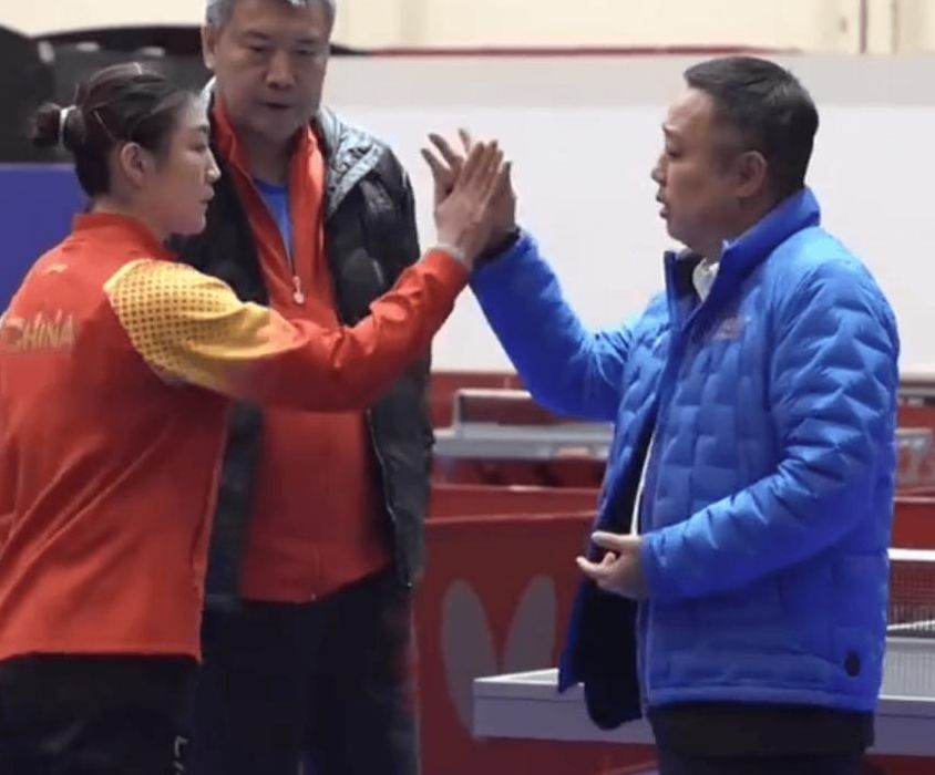刘国梁马琳轻松观战（刘国梁和马琳比赛视频）