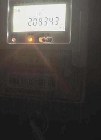 家里没电了但是没跳闸（农村家里没电了但是没跳闸）