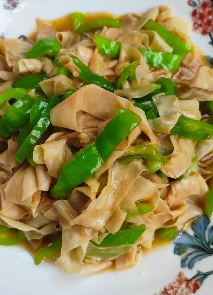 炒豆腐皮的做法（芫荽炒豆腐皮的做法）
