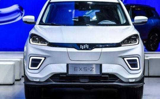 五个竖杠电动汽车（5个竖杠的电动车是什么车?）