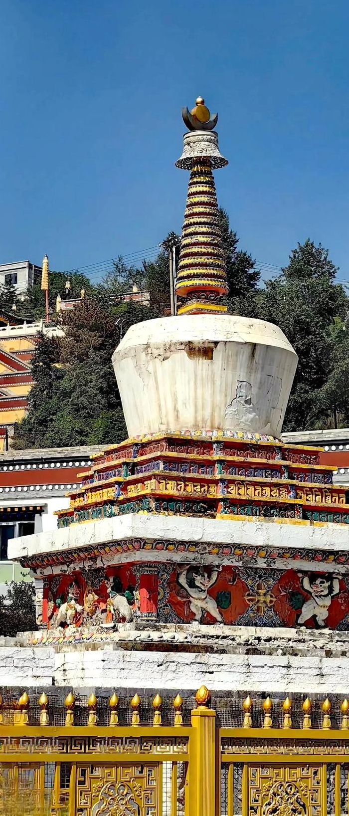 西宁塔尔寺（西宁塔尔寺海拔高度多少米）