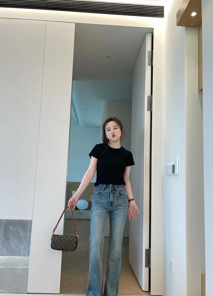 一米五女生穿衣搭配图（一米五女生穿多大衣服）